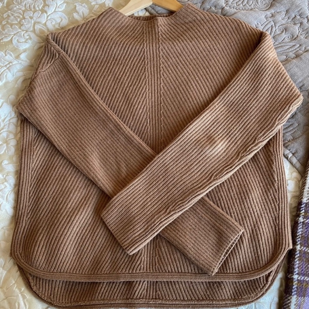 Aritzia Babaton Chalmers Sweater in Constant Camel size small - Picture 6 of 6